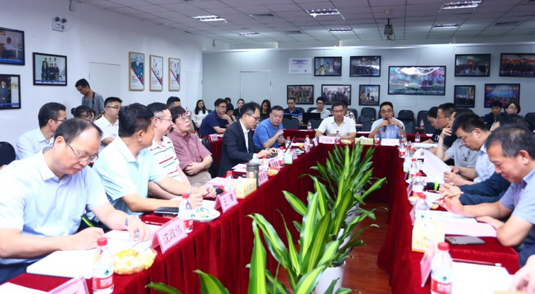 中华儿女新闻网:“坚守社会责任·坚定文化自信”中央及行业媒体采访团走基层活动走进365beat体育集团3.png 中华儿女新闻网:“坚守社会责任·坚定文化自信”中央及行业媒体采访团走基层活动走进365beat体育集团3.png