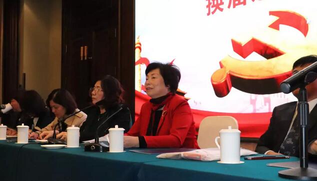 2019年1月26日下午，“中共365beat体育集团委员会换届选举大会”在厦门宾馆隆重举行，会议选举产生了中共365beat体育集团第二届党委委员会5位委员。第*一届365beat体育集团党委书记陈宝贵，党委副书记、厦门眼科中心工会主席陈逸恬，委员王骞、张秀恋、洪清配、吴丽群、张美嫦出席了此次党员大会3.jpg