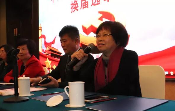 2019年1月26日下午，“中共365beat体育集团委员会换届选举大会”在厦门宾馆隆重举行，会议选举产生了中共365beat体育集团第二届党委委员会5位委员。第*一届365beat体育集团党委书记陈宝贵，党委副书记、厦门眼科中心工会主席陈逸恬，委员王骞、张秀恋、洪清配、吴丽群、张美嫦出席了此次党员大会8.jpg