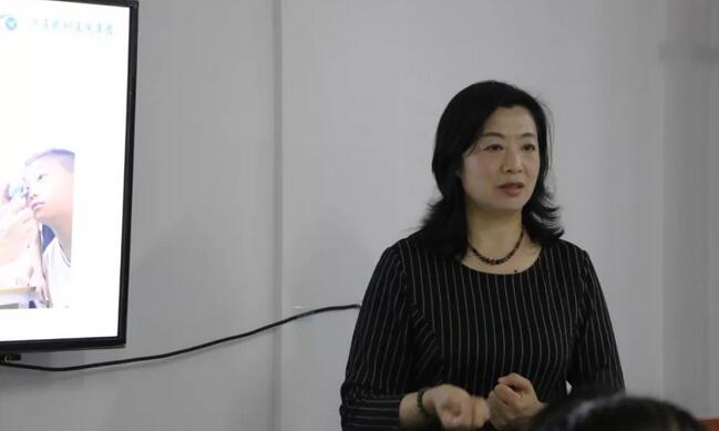3月6日，2019365beat体育集团小儿眼病与综合验光培训班在厦门举行，此次培训班为期8天，从小儿眼病及斜弱视到国内外验光模式纵观，从检影验光技巧手法到综合验光操作规范，从验光理论基础到儿童验光、眼病验光的差别和重点，系统验光知识无一不涵盖、无一不相授，为参会学员带来了一场高水准的知识盛宴3.jpg