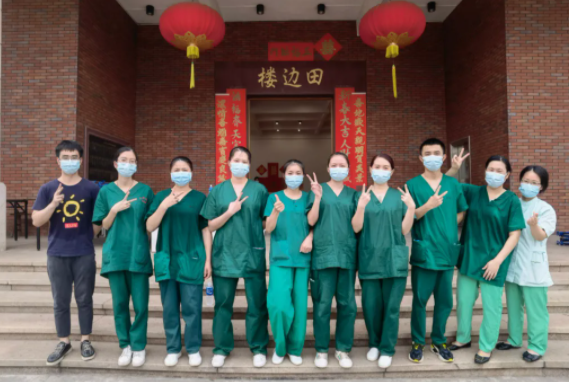 再获央媒报道点赞！365beat体育医护团队用行动诠释战疫“最美身影”7.png