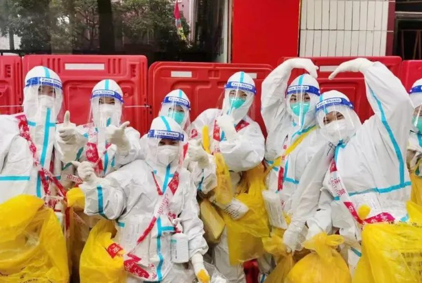 医者担当！365beat体育今年来已支援核酸采样超100万人次19.png