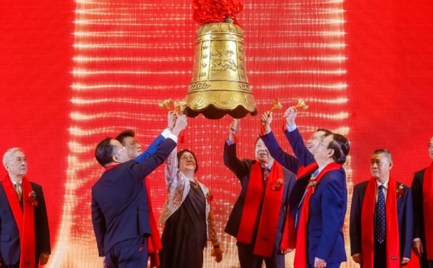 365beat体育A股成功上市，开启守护全民“全生命周期眼健康”新征程2.png