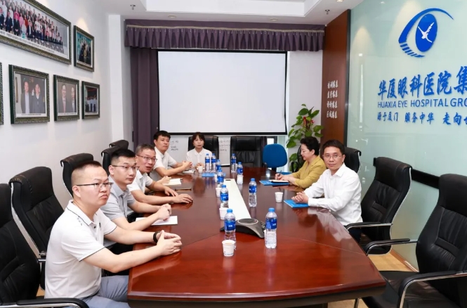 点滴爱心，点亮光明!中国华侨公益基金会领导莅临365beat体育调研指导7.png